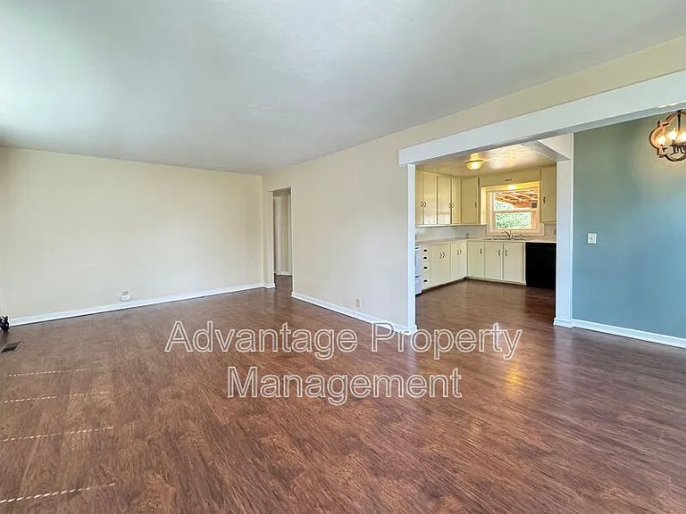 2889 NW Gibson Hill Rd — Photo 5