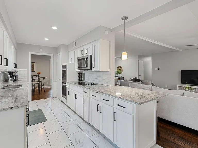 3107 Dorrington Dr — Photo 8