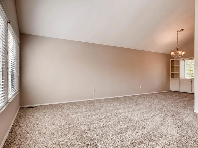 6403 S Florence Way — Photo 14