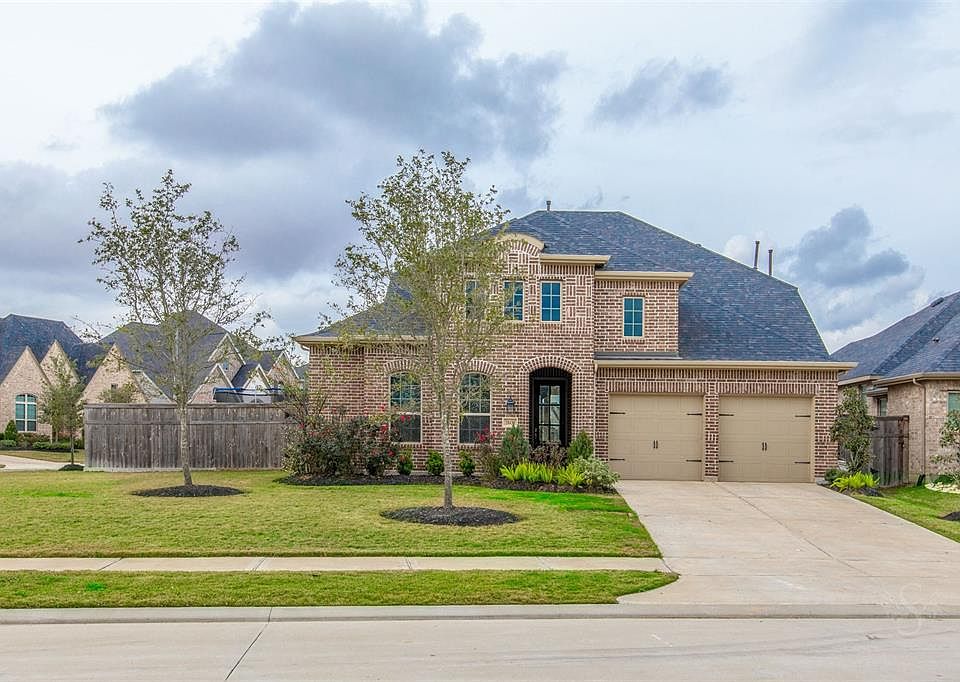1st image of 28438 Sycamore Falls Ln
