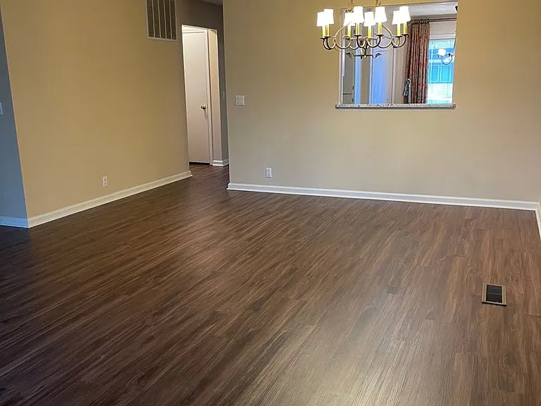 17 Lindsay Ln — Photo 5