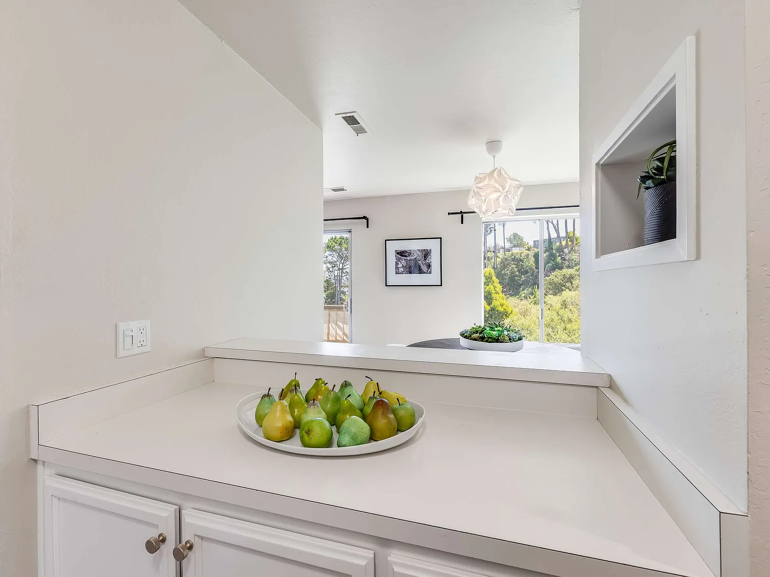 1 bed, 794 sqft, $3,500 — Photo 3