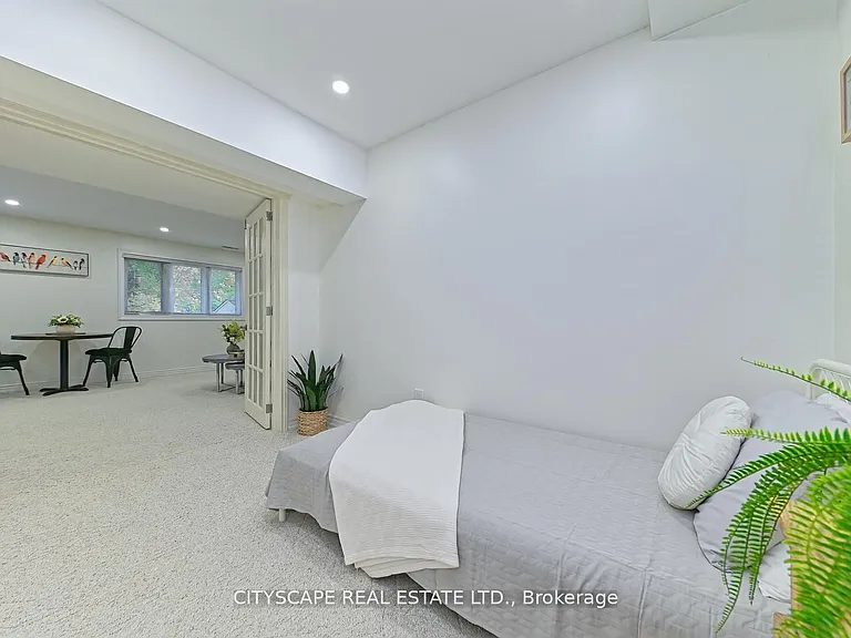354 Plains Rd W — Photo 19