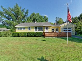 11 Orchard Rd, Castleton On Hudson, NY 12033