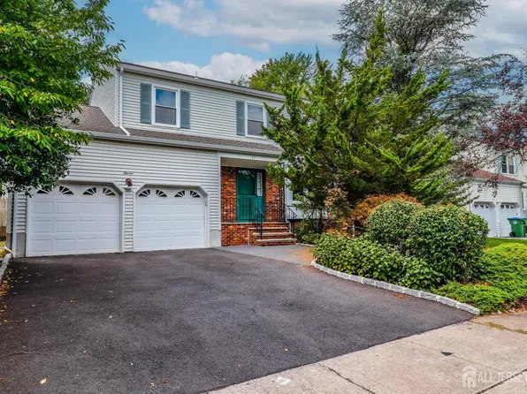 11 Bernice St, Edison, NJ 08820