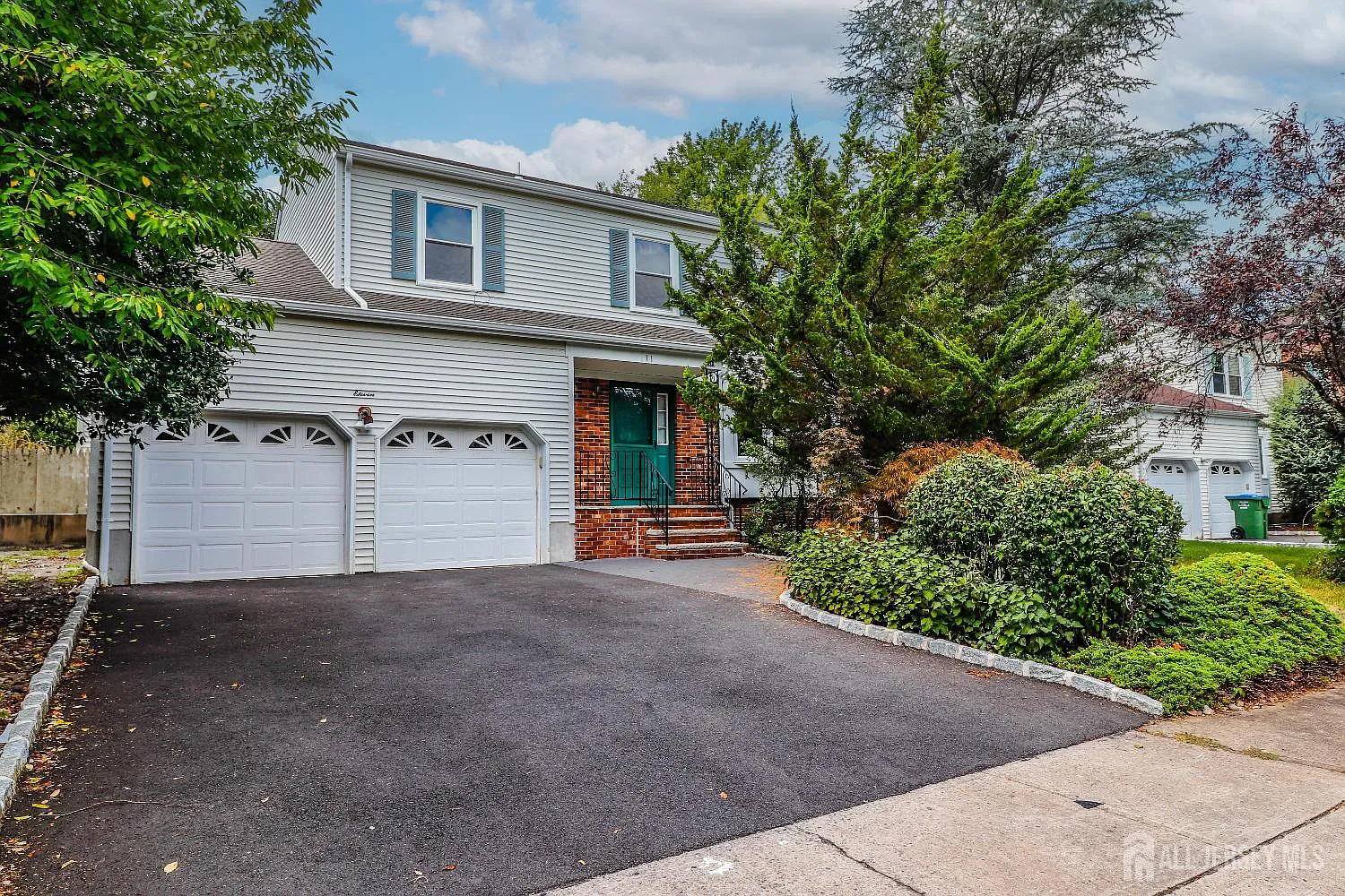 11 Bernice St photo 1