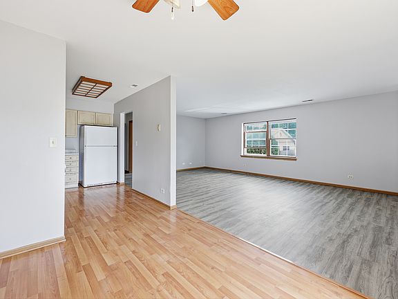5th image of 1141 Greenwood Cir #7F