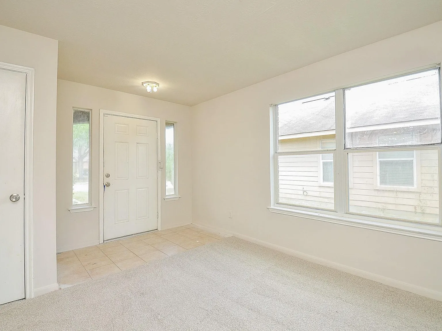 4 bed, 2.5 bath, 1851 sqft, $1,850 — Photo 4