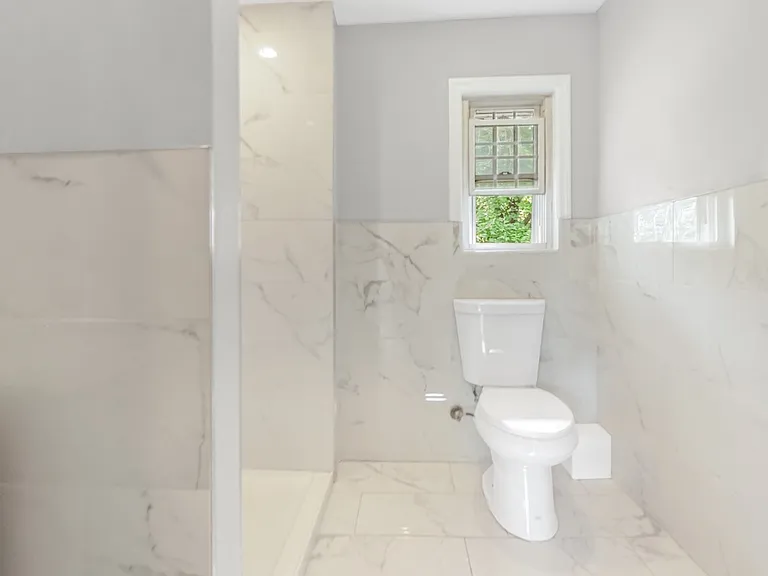 6 Bush Ave — Photo 15