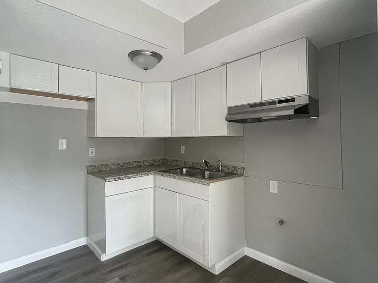 1723 W Mayfield Blvd #6 — Photo 5