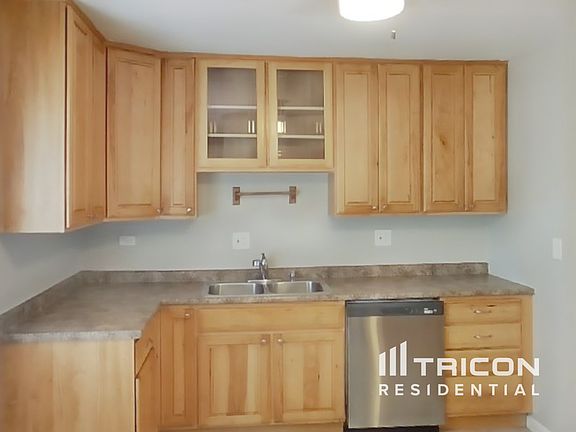 4th image of 4 Joyce Ln