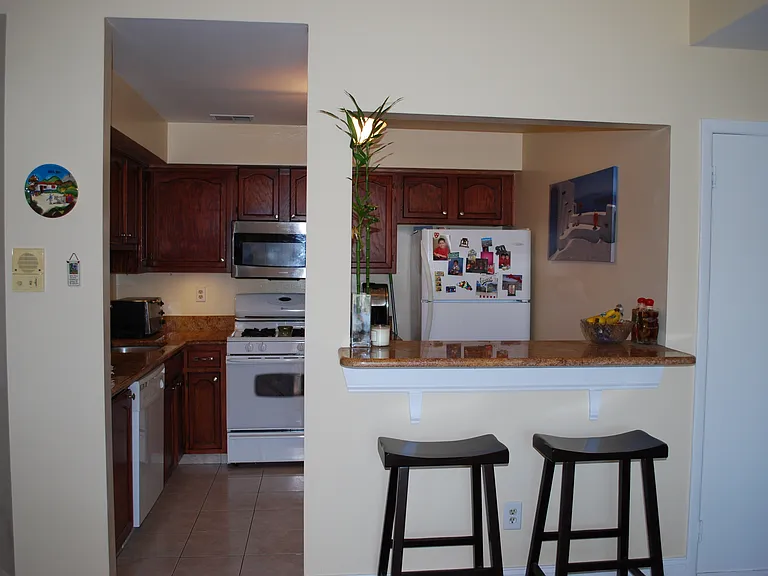 202 Salem Ct #12 — Photo 3