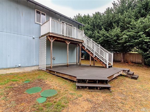 4th image of 8919 Skokomish Way NE