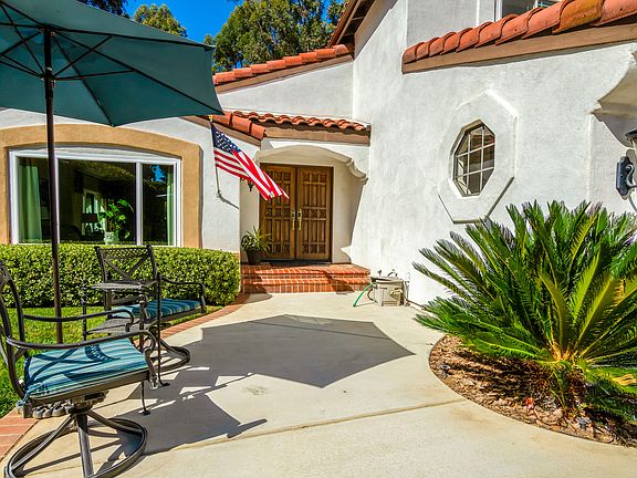 2nd image of 322 Calle Bonita
