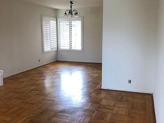 Living room/dining room