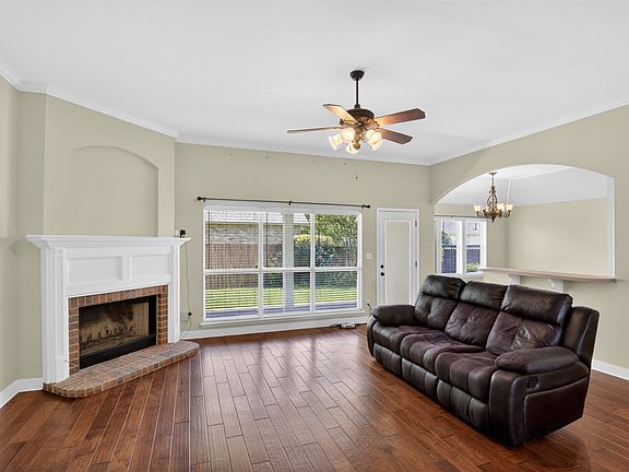 4th image of 136 Presido Ln