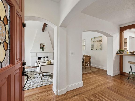 3rd image of 2370 Marin Ave