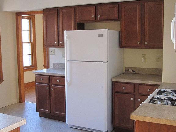 5th image of 191 Bradley Ave Floor 1