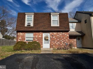 25 Presidential Dr, Sicklerville, NJ 08081