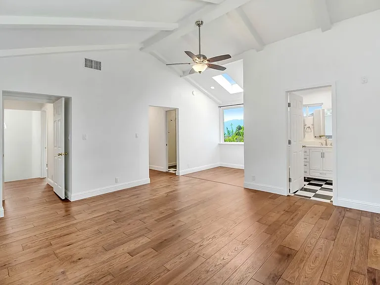 2401 Olive Ave — Photo 9