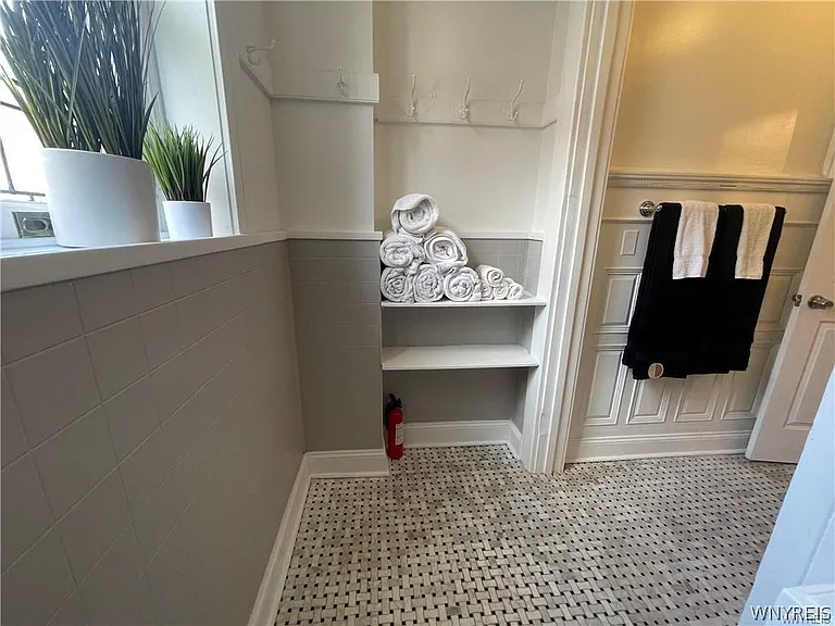 1115 Delaware Ave #1 — Photo 17