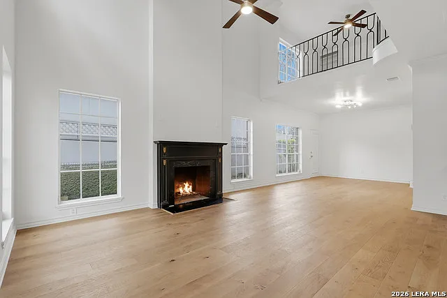486 E Olmos Dr — Photo 5