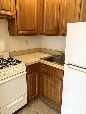 Rented by Bravado Real Estate LLC | media 6