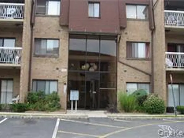 510 Kennedy Dr, Spring Valley, NY 10977