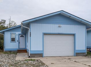 874 Kentucky Ave, Coos Bay, OR 97420