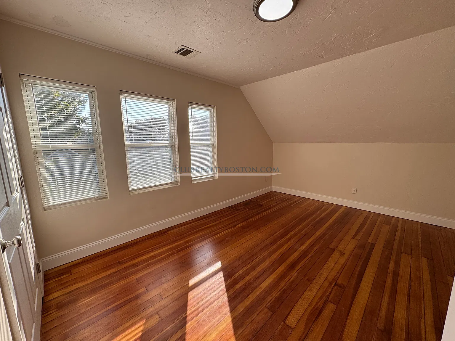 2 bed, $1,200 — Photo 3