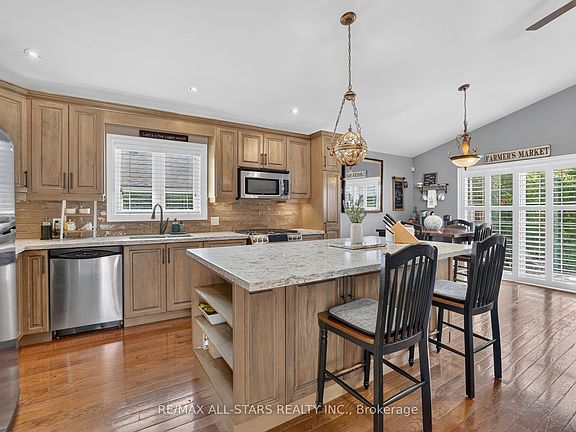 3rd image of 38 Evelyn Ave