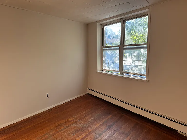 283 Van Duzer St #2 — Photo 10