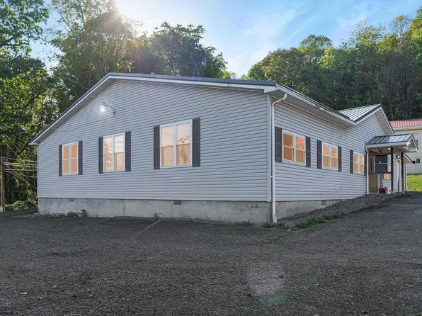 427 Morgantown, Kingwood, WV 26537