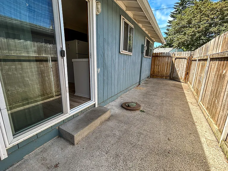 1073 Ruge St NW #1073 — Photo 23