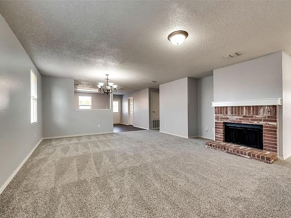 3rd image of 610 Hanceville Way
