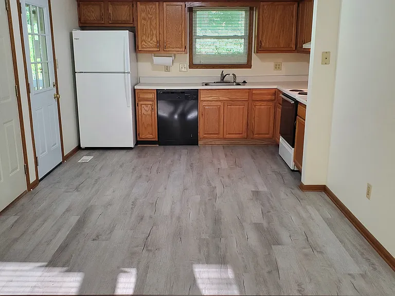 1124 N Forest View Dr S — Photo 3