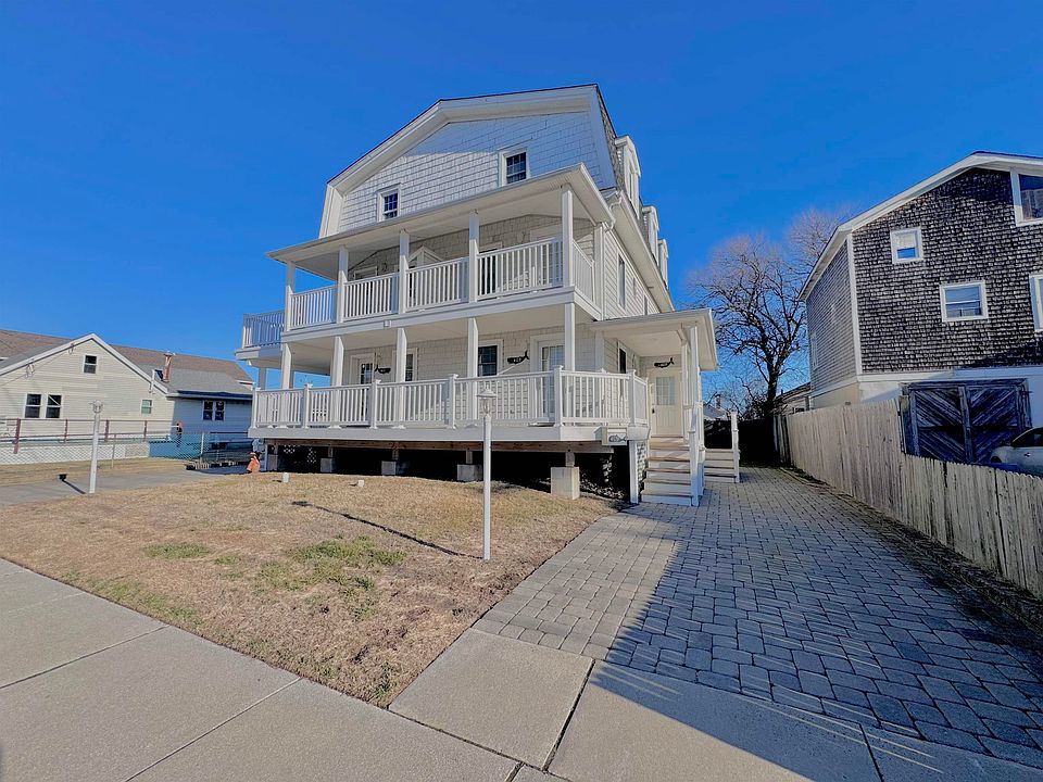 1st image of 409 W Oak Ave #A