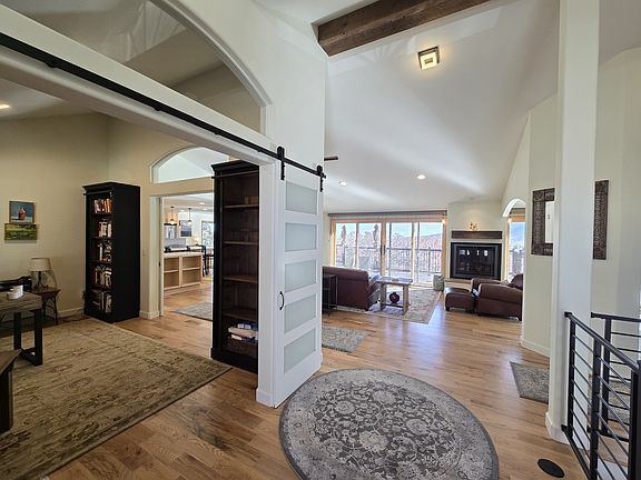 4th image of 4055 Sleeping Indian Ln