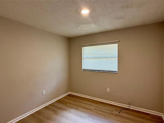 5th image of 409 Lake St