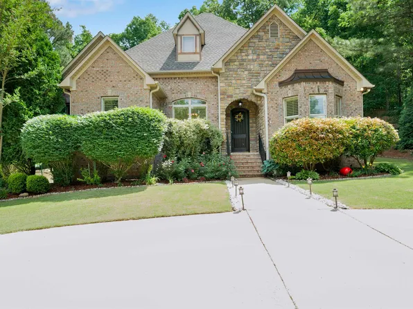 8514 Redwood Ln, Bessemer, AL 35022