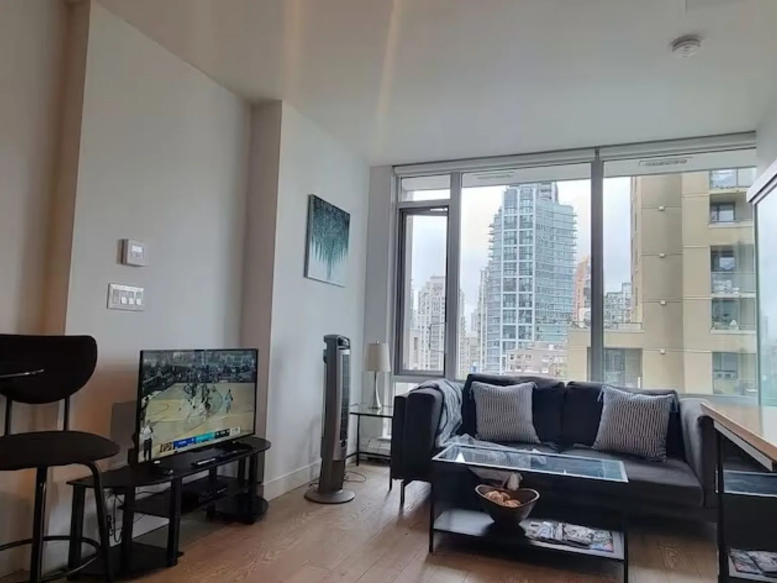 1 bed, 450 sqft, $2,600 — Photo 3