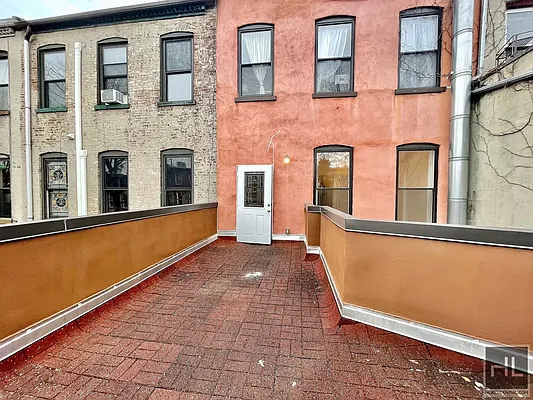 Rented by Highline Residential | media 2