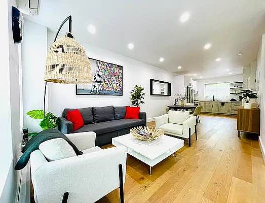 1st image of 350 E 120th St #Penthouse