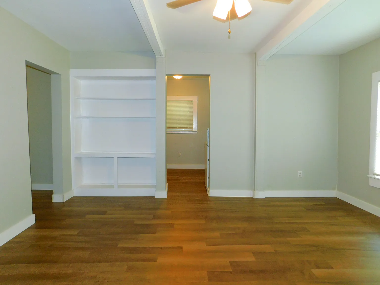 3 bed, 1.5 bath, 1478 sqft, $1,695 — Photo 4