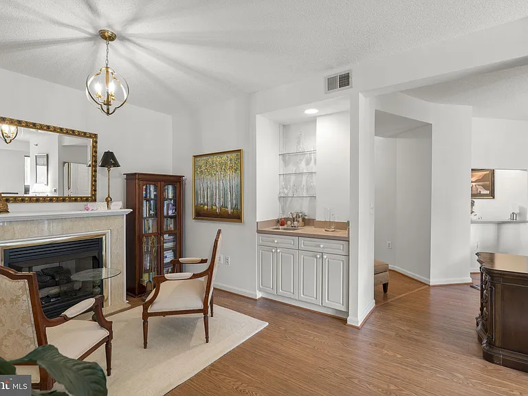3005 S Leisure World Blvd #211 — Photo 7