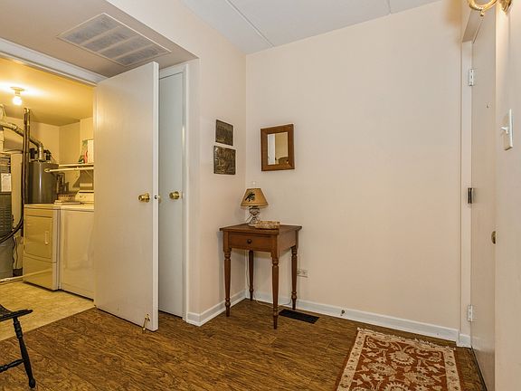 2nd image of 14 Algonquin Trl APT 1