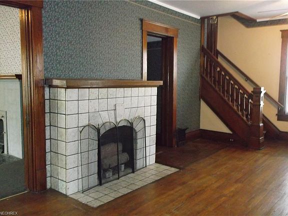 2nd image of 871 Wellman Ave SE