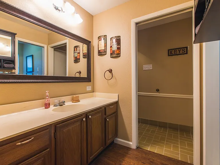 408 Club Villa — Photo 18