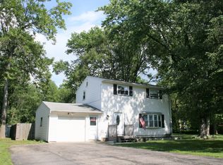 984 Five Mile Line Rd, Webster, NY 14580
