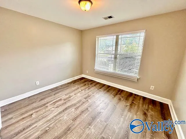 1089 Burwell Rd #F1 — Photo 10